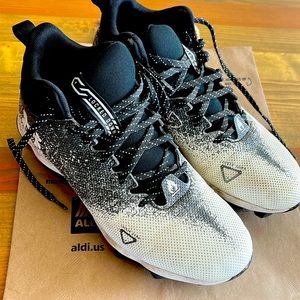 Men’s under armor football cleats size 8 1/2
